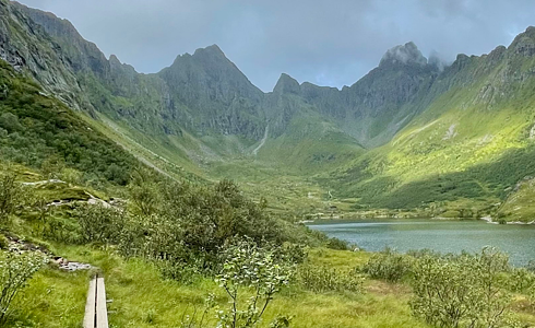 V suchu, v teple a s pletencem v ruce: antibiotická mise na Lofotech